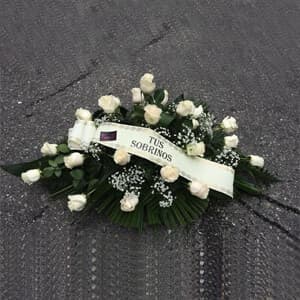 Corona funeraria elaborada por la floristería de Vigo