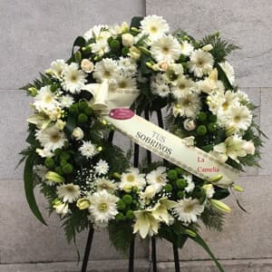 Corona funeraria elaborada por la floristería de Vigo